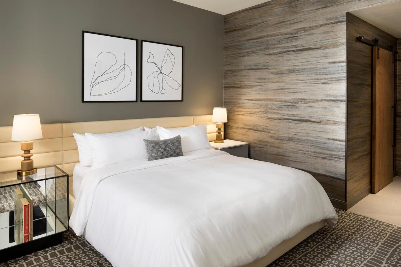 King Guest Room,1421126508:JPEG